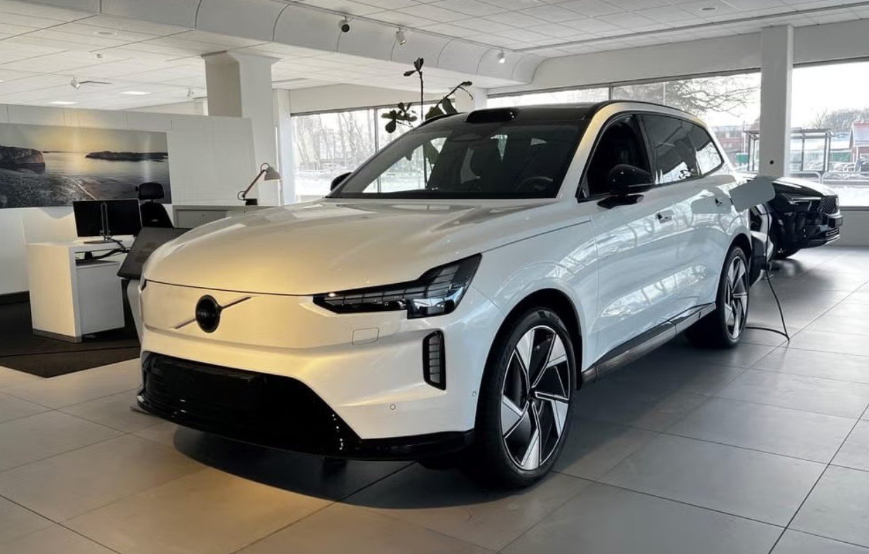 VOLVO EX90 Twin Performance 111 kWh Ultra AWD - 7 Sitzer