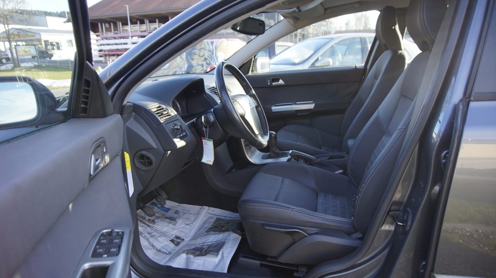VOLVO S40 2.5 T5 Kinetic, Essence, Occasion / Utilisé, Manuelle - 4