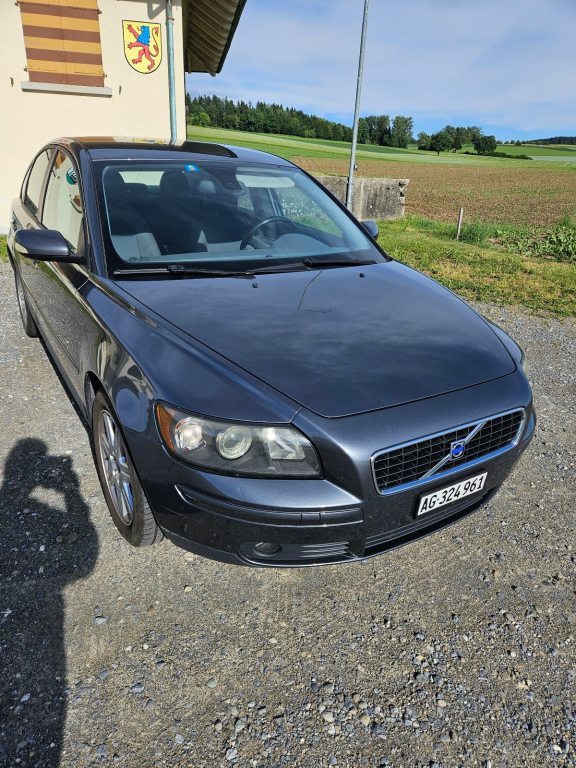 VOLVO S40 2.4 20V Kinetic, Petrol, Second hand / Used, Automatic - 5