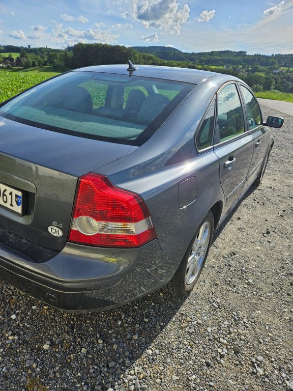 VOLVO S40 2.4 20V Kinetic, Petrol, Second hand / Used, Automatic - 4