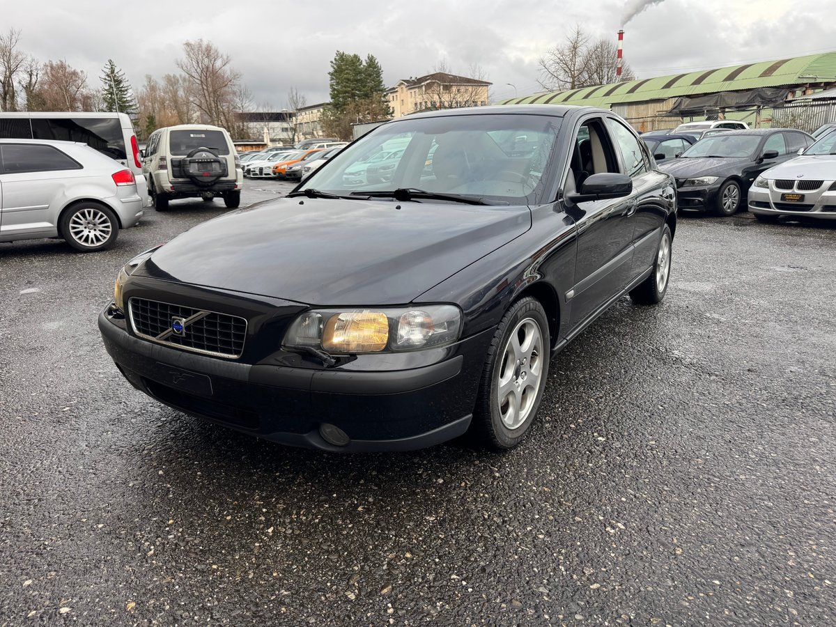VOLVO S60 2.5T AWD, Petrol, Second hand / Used, Manual - 3