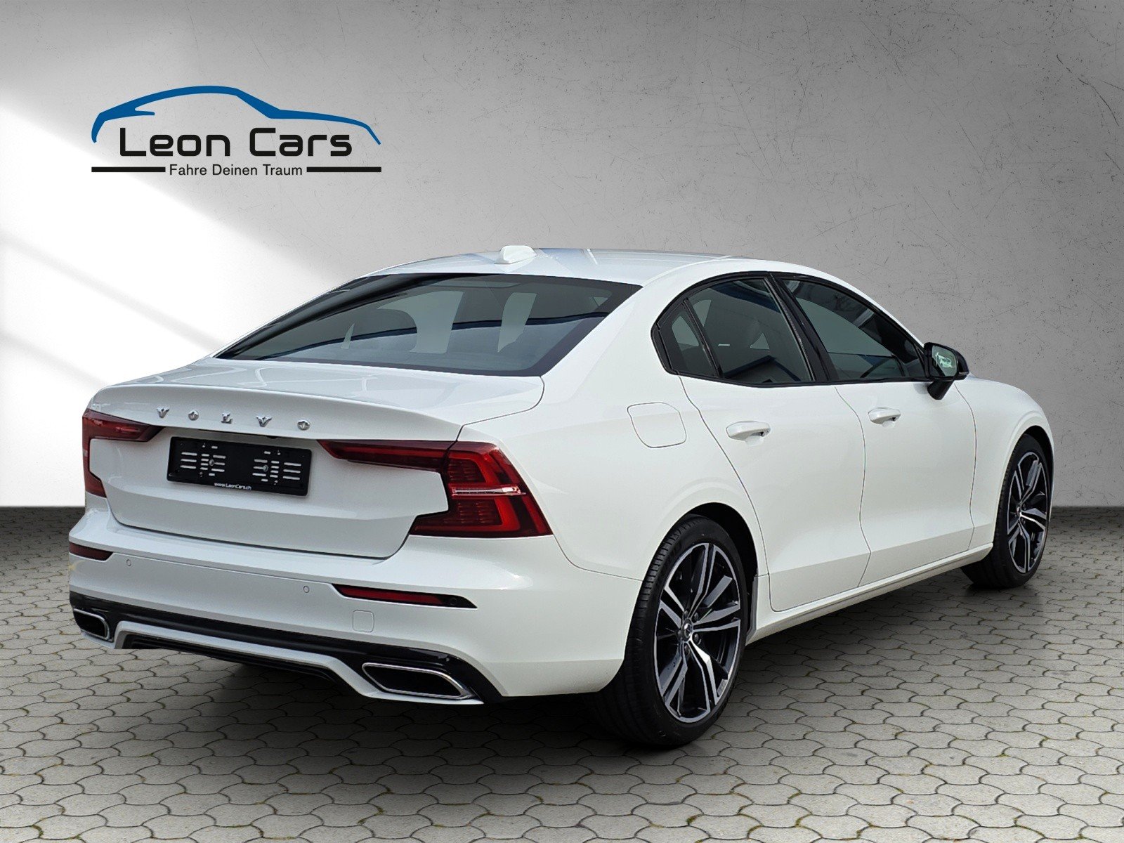 VOLVO S60 B4 Benzin Mild Hybrid R-Design Geartronic, Mild-Hybrid Petrol/Electric, Second hand / Used, Automatic - 4