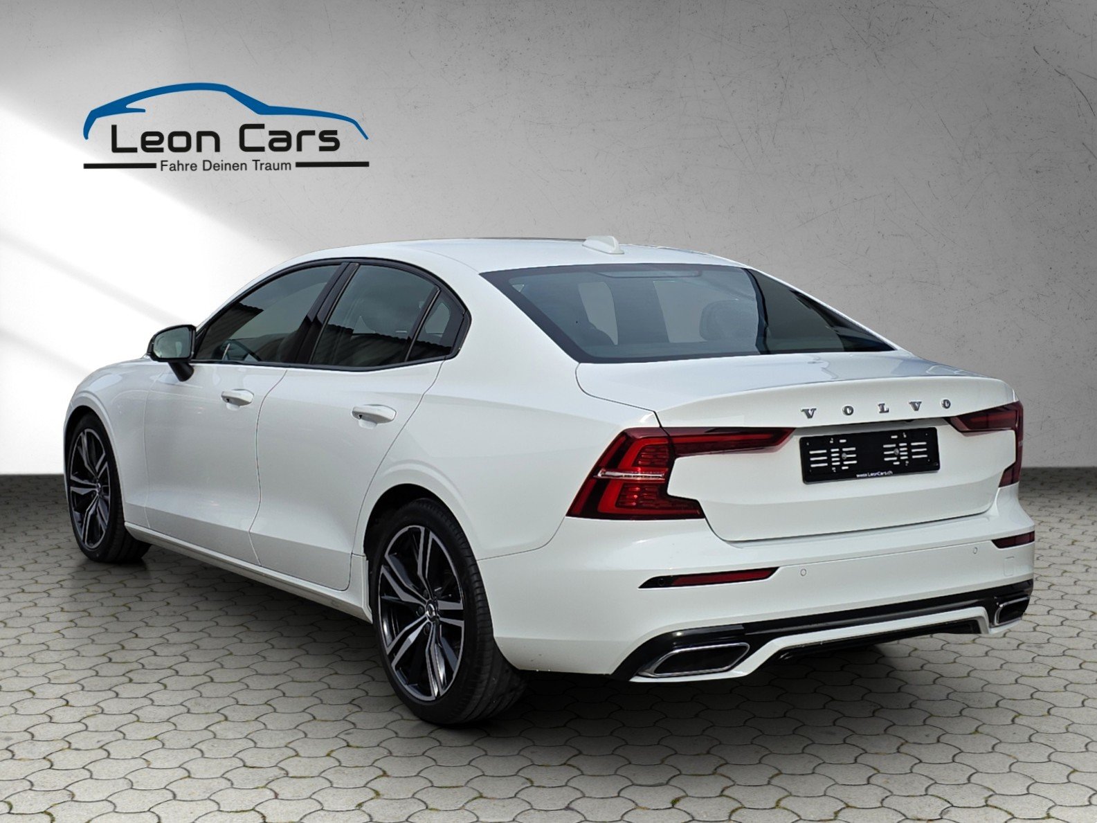 VOLVO S60 B4 Benzin Mild Hybrid R-Design Geartronic, Mild-Hybrid Petrol/Electric, Second hand / Used, Automatic - 5