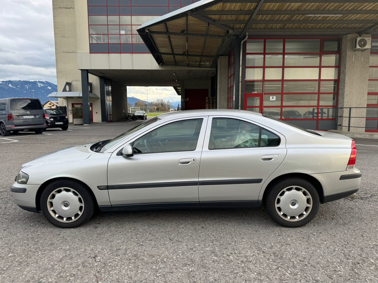 VOLVO S60 2.4T AWD, Benzin, Occasion / Gebraucht, Automatik - 2