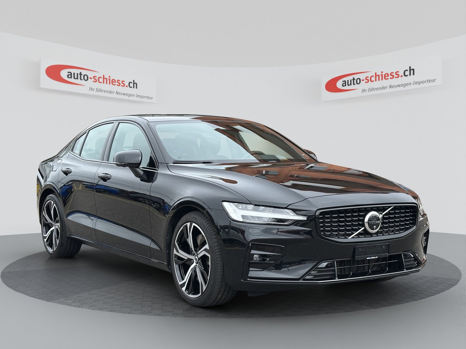 VOLVO S60 B5 AWD Benzin Mild Hybrid Ultimate Dark Geartronic