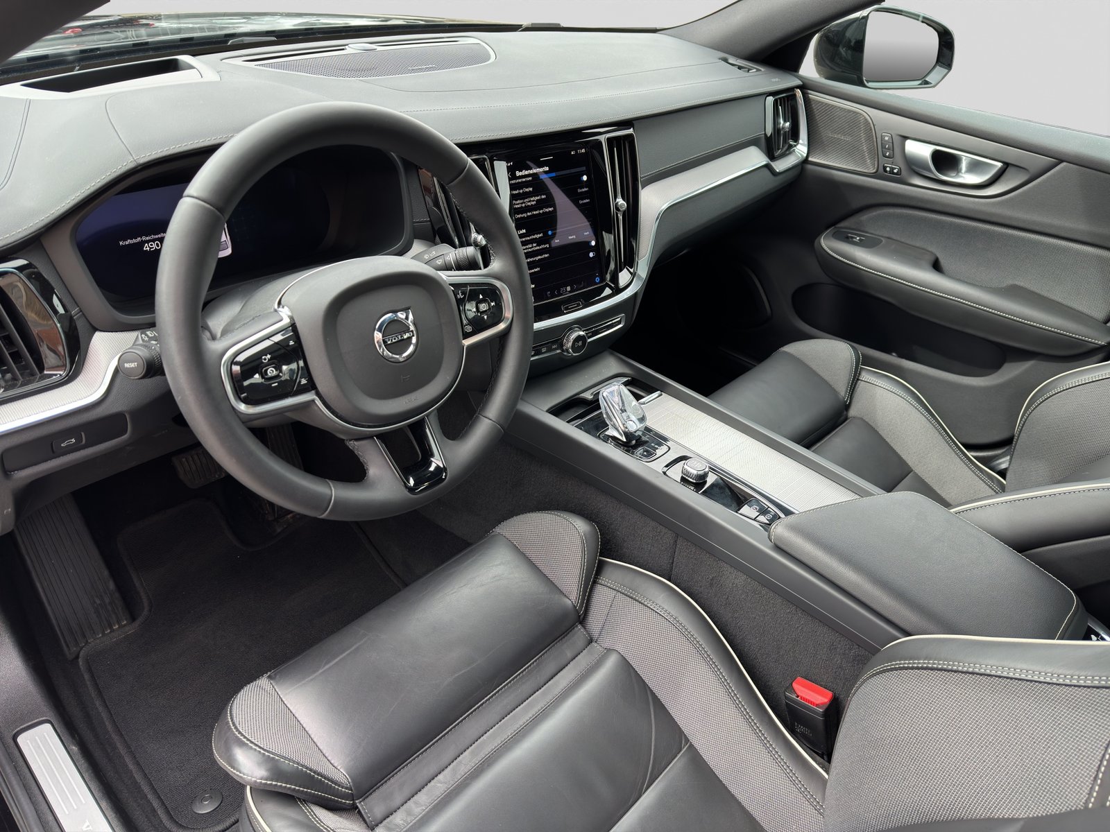 VOLVO S60 B5 AWD Benzin Mild Hybrid Ultimate Dark Geartronic, Mild-Hybrid Benzin/Elektro, Occasion / Gebraucht, Automatik - 7