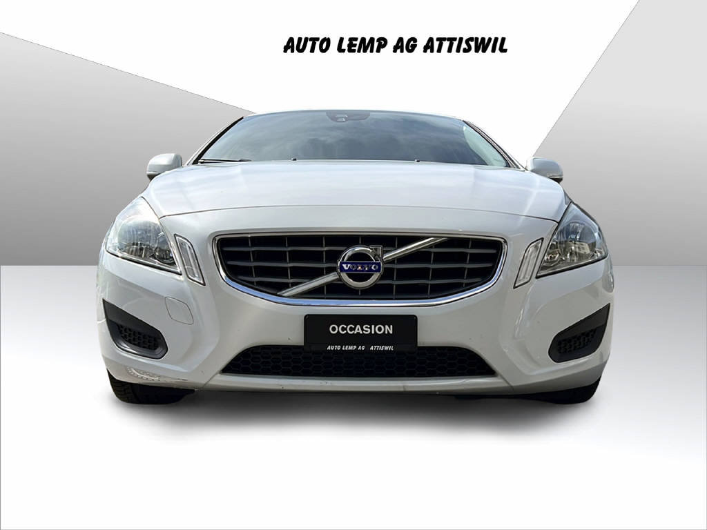 VOLVO S60 2.0 T Momentum, Petrol, Second hand / Used, Manual - 2