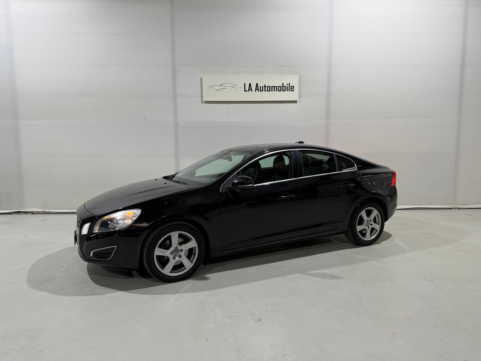 VOLVO S60 D4 Summum Geartronic, Diesel, Second hand / Used, Automatic - 2