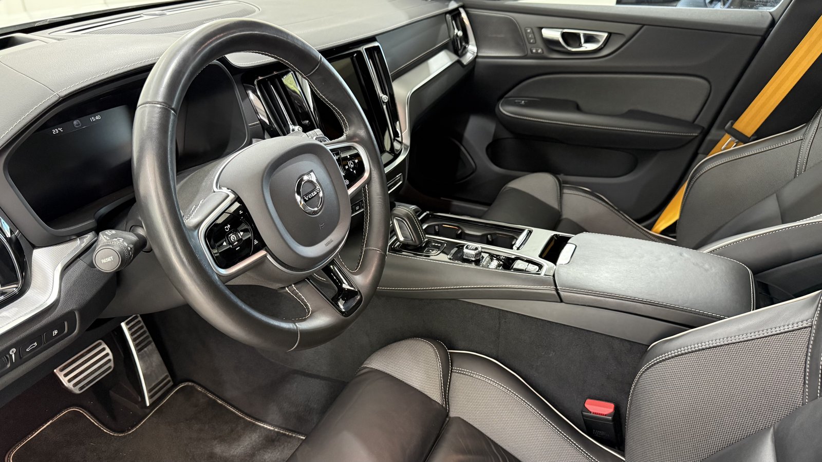 VOLVO S60 2.0 T8 TE Polestar eAWD, Full-Hybrid Petrol/Electric, Second hand / Used, Automatic - 4