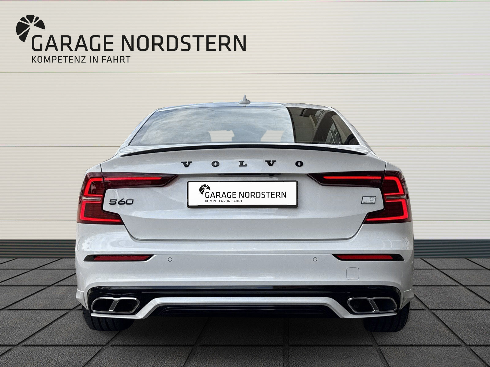 VOLVO S60 2.0 T8 TE R-Design eAWD, Plug-in-Hybrid Petrol/Electric, Second hand / Used, Automatic - 4