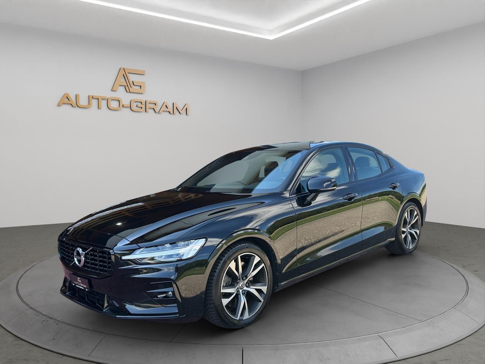 VOLVO S60 B5 AWD Benzin Mild Hybrid R-Design Geartronic, Mild-Hybrid Benzin/Elektro, Occasion / Gebraucht, Automatik