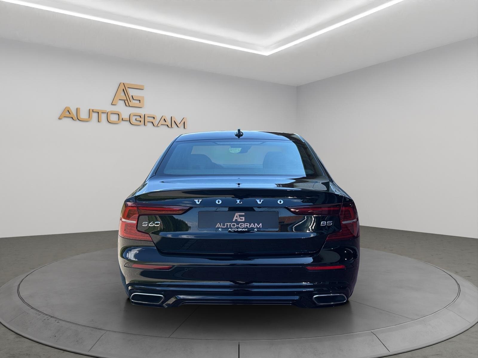 VOLVO S60 B5 AWD Benzin Mild Hybrid R-Design Geartronic, Mild-Hybrid Benzin/Elektro, Occasion / Gebraucht, Automatik - 5