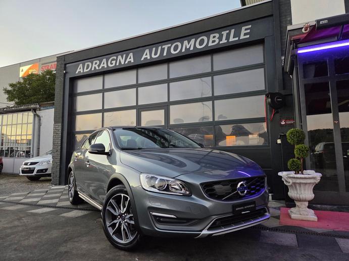 VOLVO S60 Cross Country T5 AWD Summum Geartronic, Benzin, Occasion / Gebraucht, Automatik