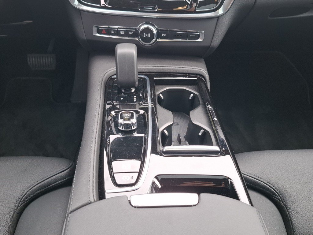 VOLVO S90 2.0 T8 TE Ultimate Dark eAWD, Plug-in-Hybrid Petrol/Electric, Second hand / Used, Automatic - 7