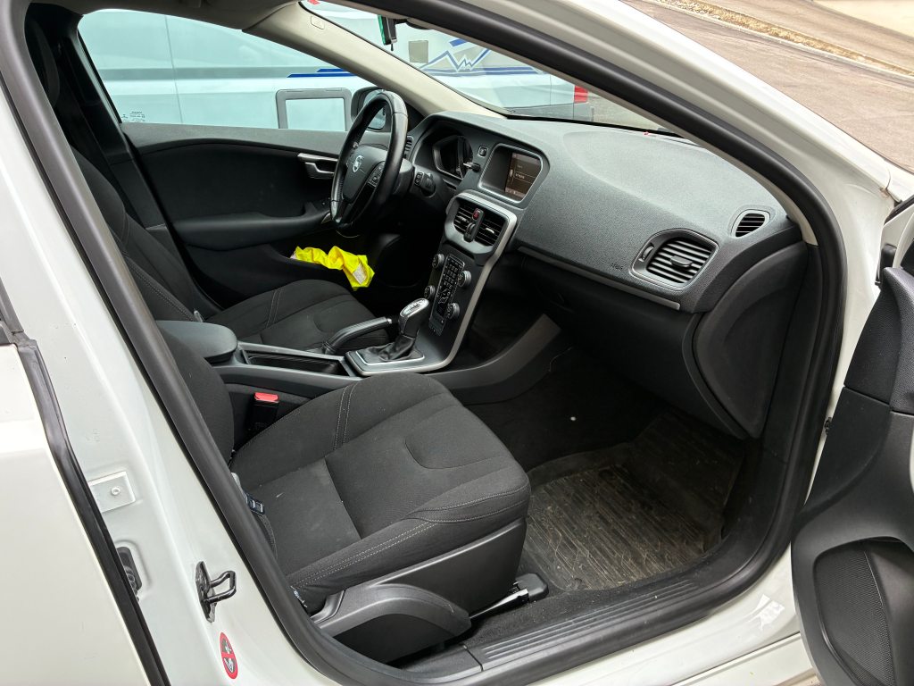 VOLVO V40 2.0 D3 Summum S/S, Diesel, Occasioni / Usate, Automatico - 6