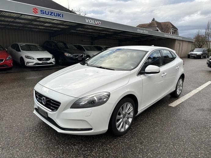 VOLVO V40 2.0 D3 Momentum S/S, Diesel, Second hand / Used, Manual