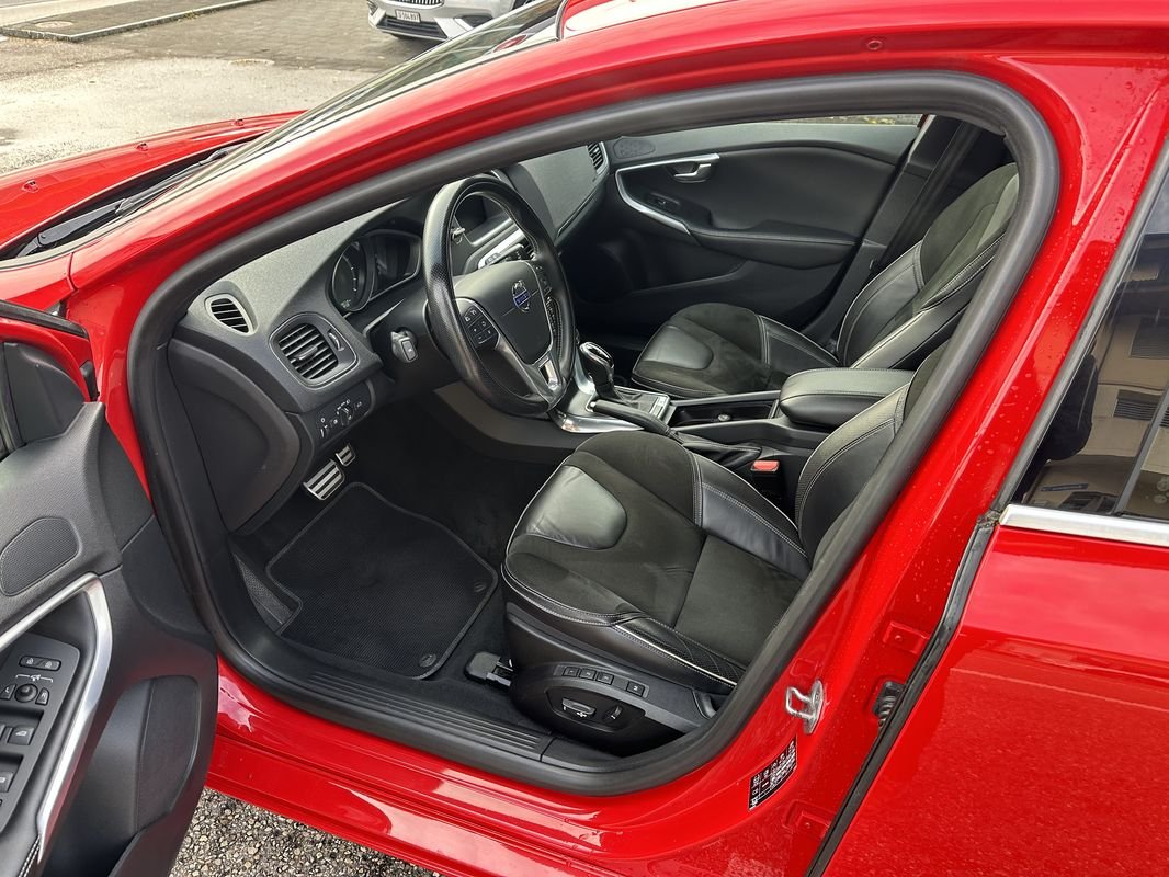 VOLVO V40 2.0 D4 Kinetic R-Design S/S, Diesel, Occasion / Utilisé, Automatique - 2