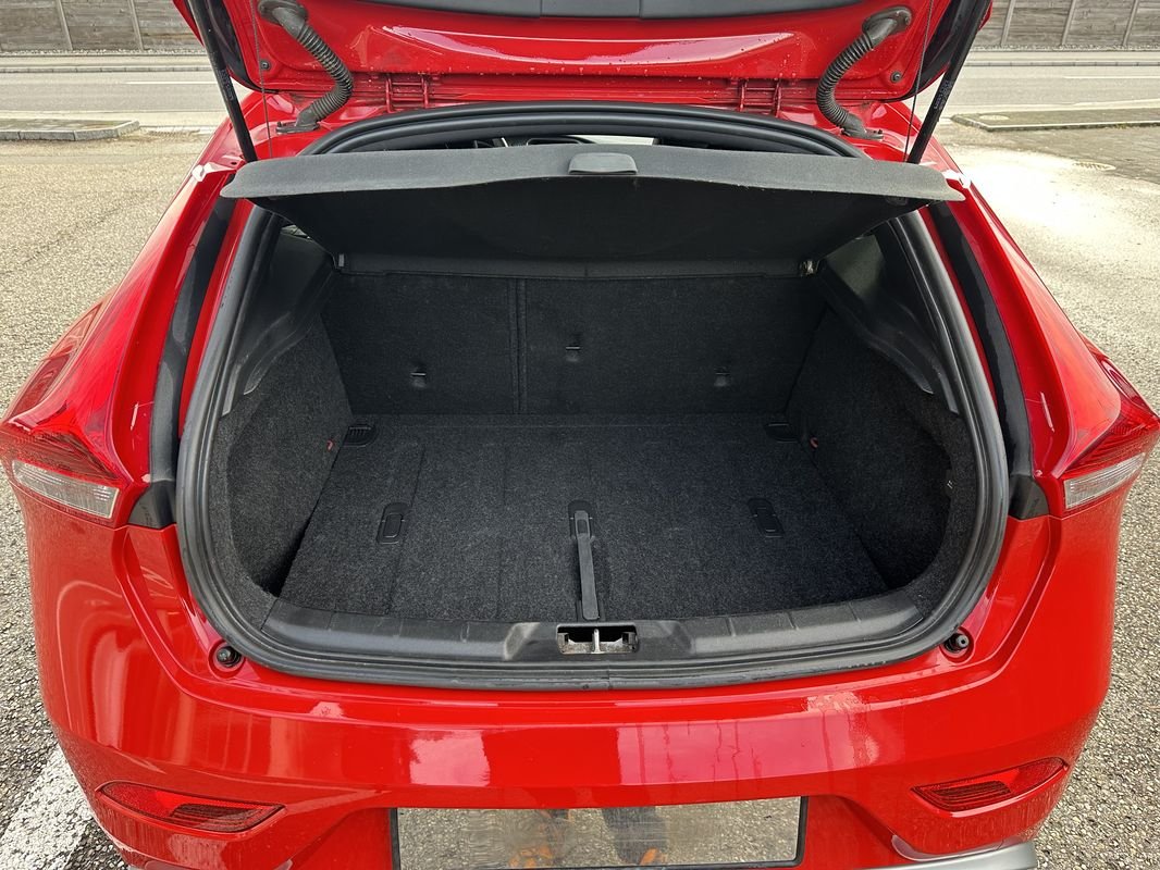 VOLVO V40 2.0 D4 Kinetic R-Design S/S, Diesel, Occasion / Utilisé, Automatique - 7