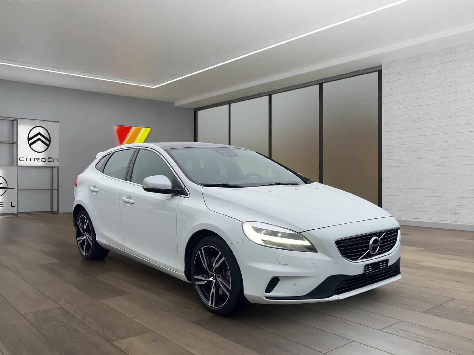 VOLVO V40 1.5 T3 R-Design S/S, Benzin, Occasion / Gebraucht, Automatik - 4