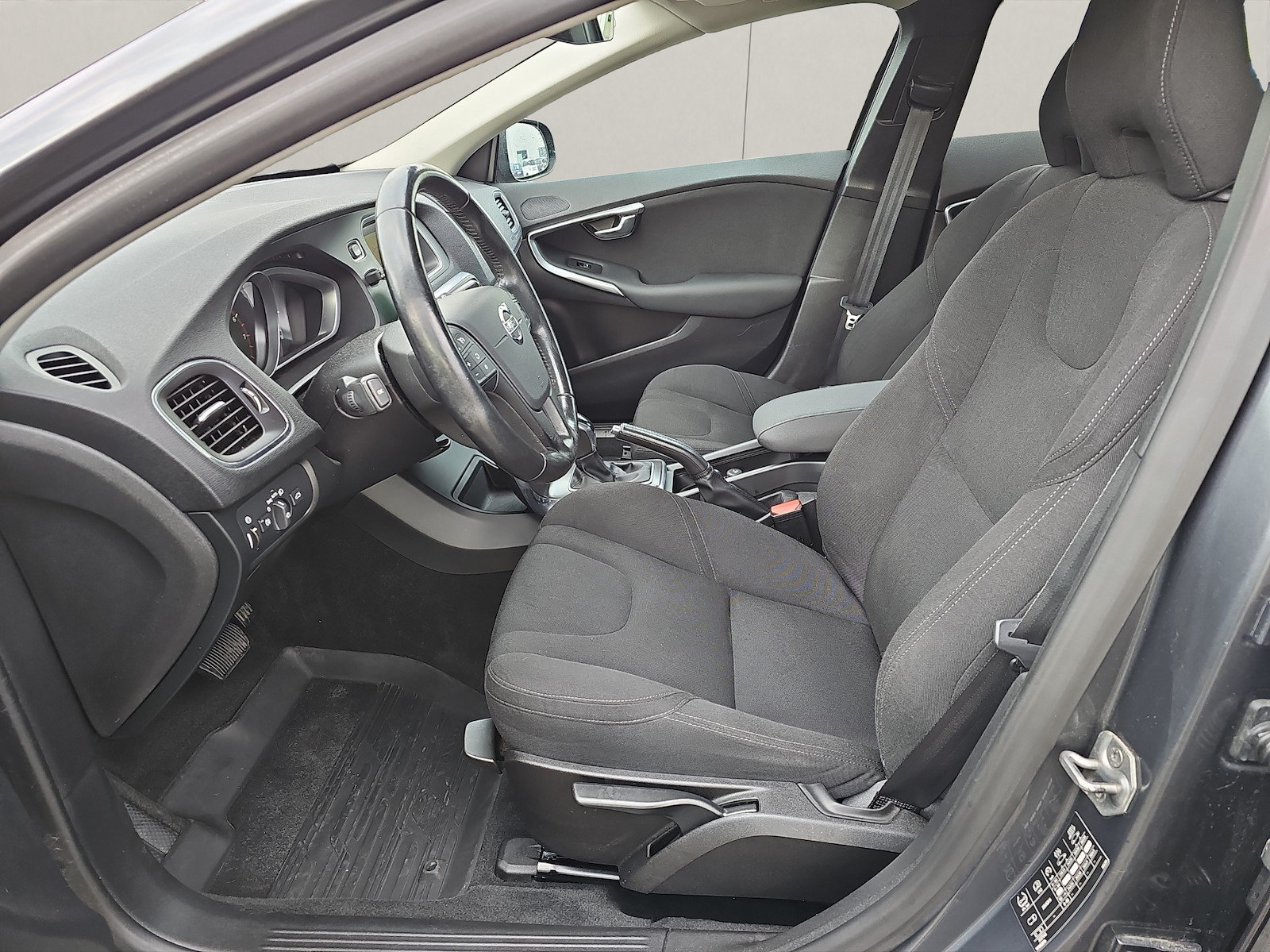 VOLVO V40 CC 2.0 T4 Kin.AWD S/S, Benzin, Occasion / Gebraucht, Automat - 6