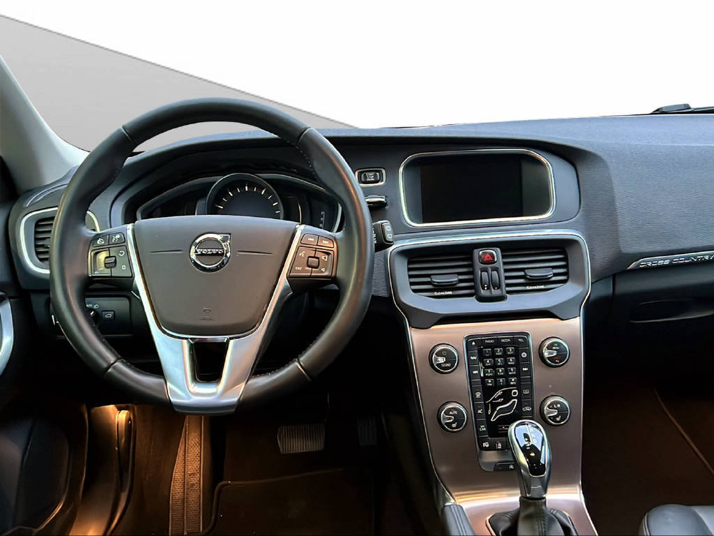 VOLVO V40 CC 2.0 T4 AWD S/S, Benzin, Occasion / Gebraucht, Automat - 7