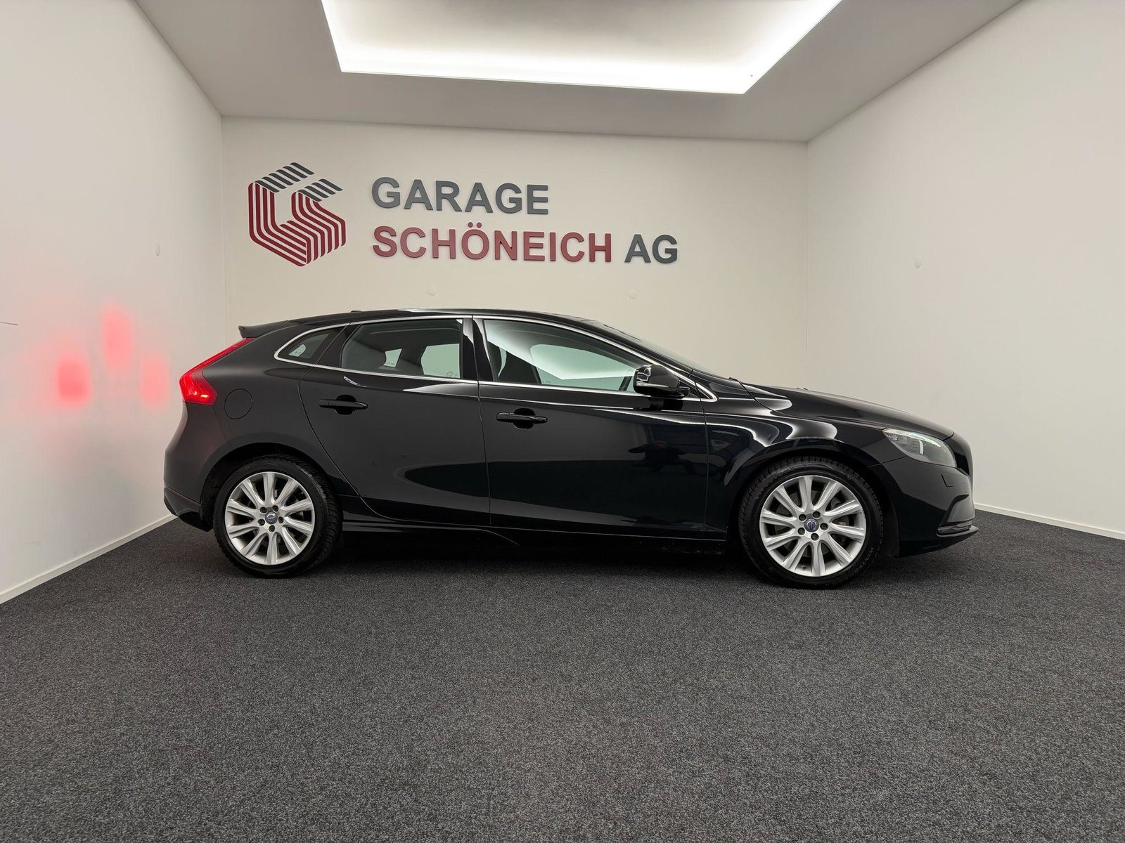 VOLVO V40 2.0 D3 Momentum S/S, Diesel, Occasion / Utilisé, Automatique - 4
