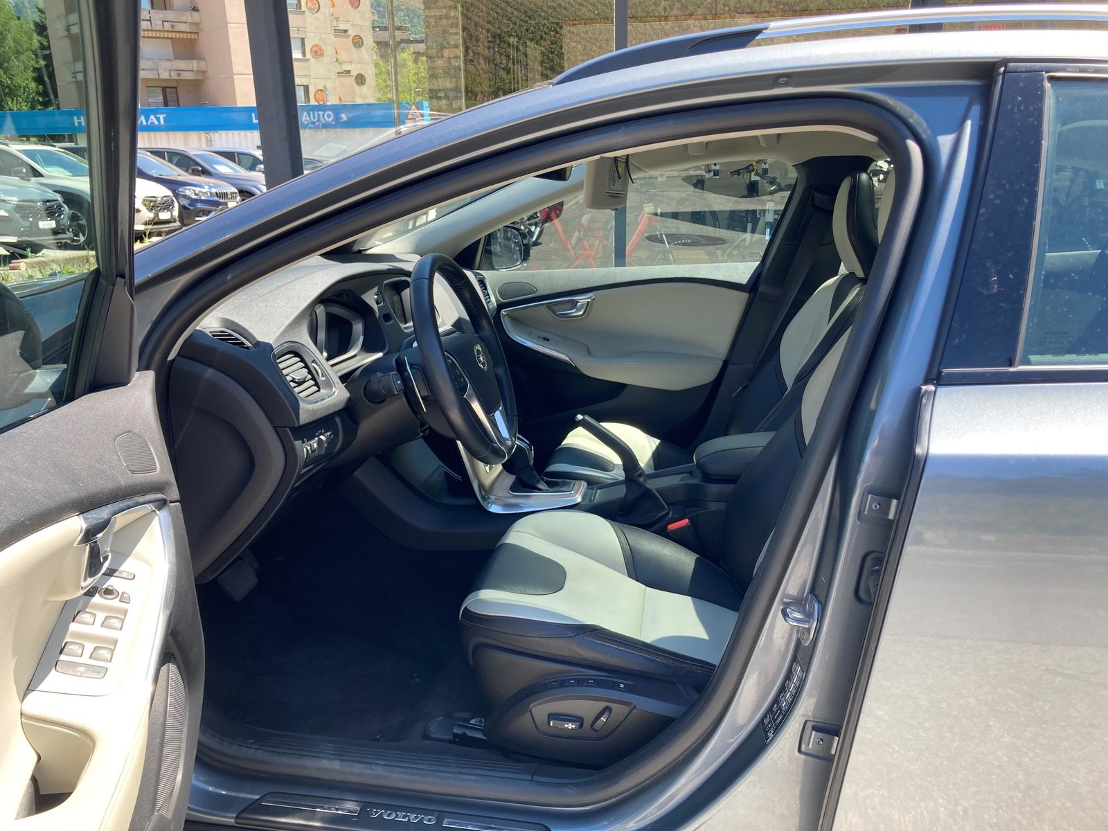 VOLVO V40 CC 2.0 T5 Summum AWD S/S, Essence, Occasion / Utilisé, Automatique - 4