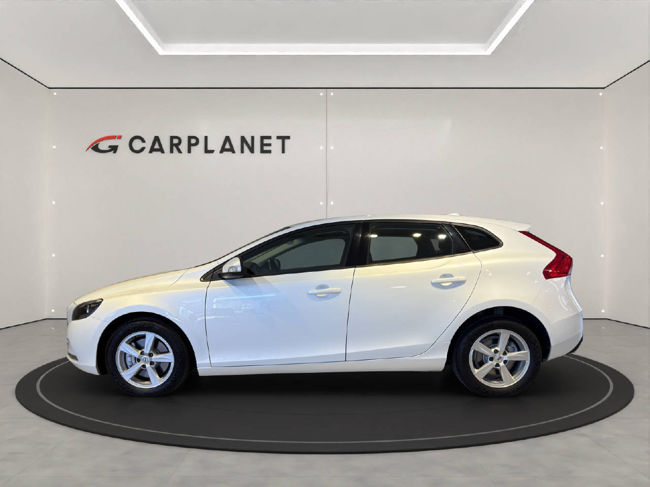 VOLVO V40 2.0 D3 Kinetic S/S, Diesel, Occasion / Utilisé, Manuelle - 2