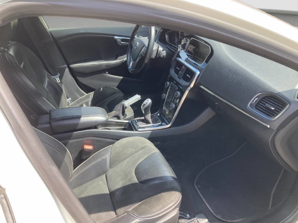 VOLVO V40 1.6 T Sport 200 S/S, Petrol, Second hand / Used, Manual - 7