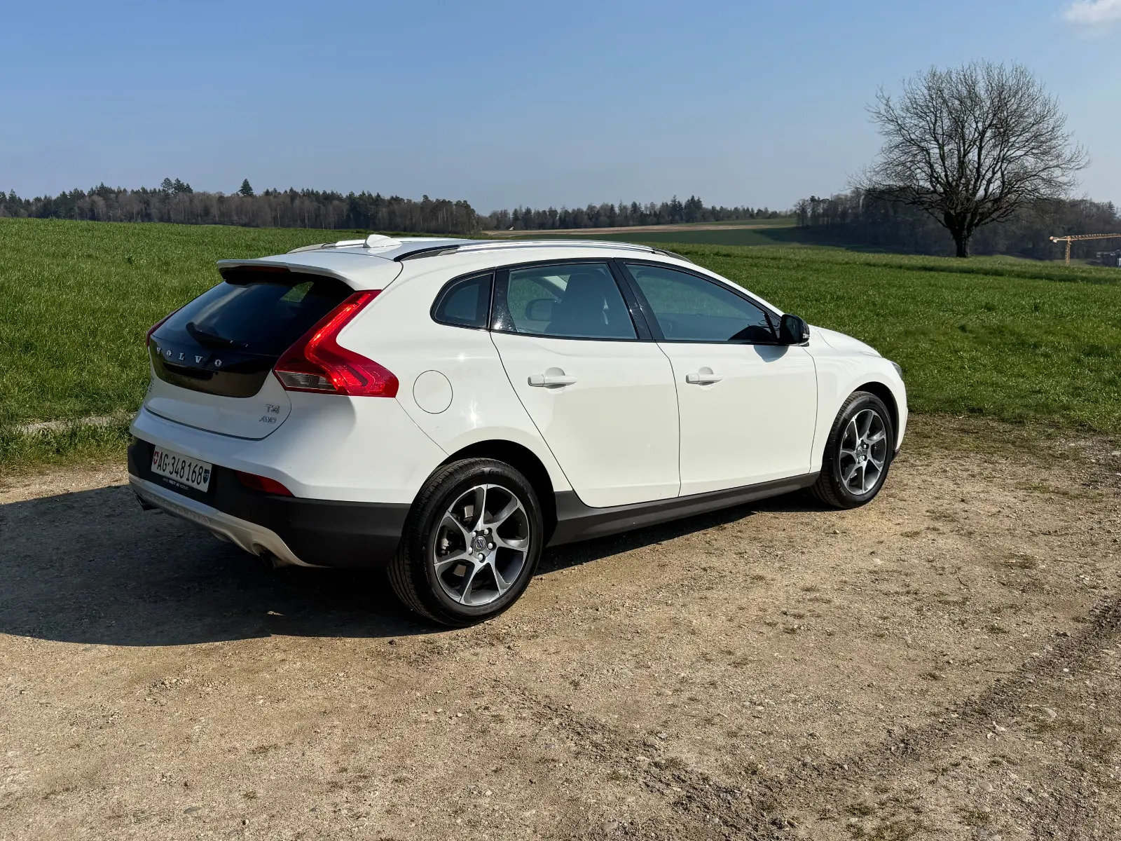 VOLVO V40 CC 2.0 T4 Momentum AWD S/S, Essence, Occasion / Utilisé, Automatique - 2