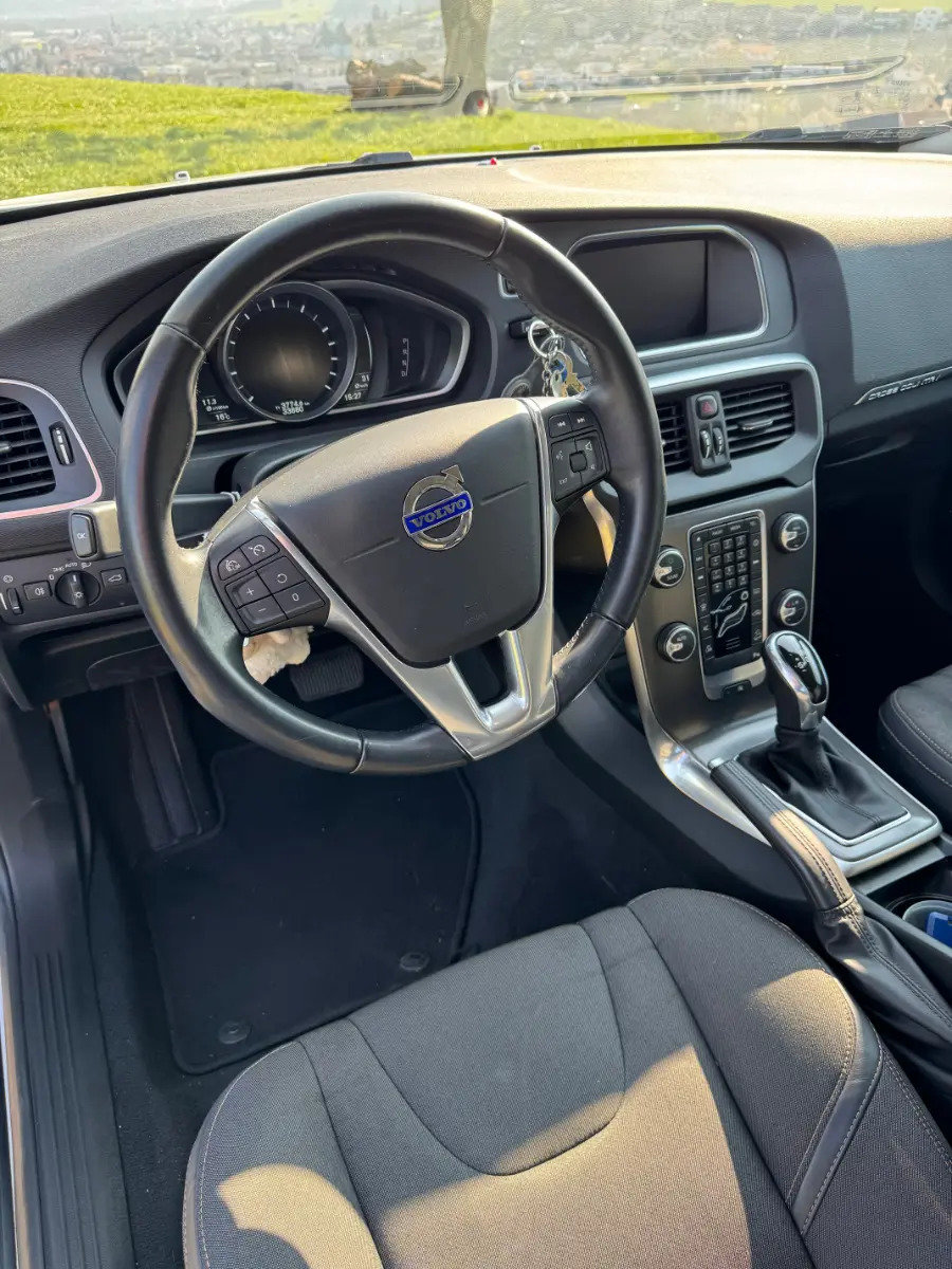 VOLVO V40 CC 2.0 T4 Momentum AWD S/S, Essence, Occasion / Utilisé, Automatique - 6