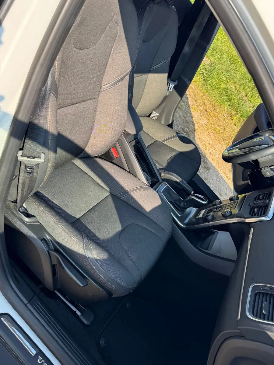 VOLVO V40 CC 2.0 T4 Momentum AWD S/S, Essence, Occasion / Utilisé, Automatique - 7
