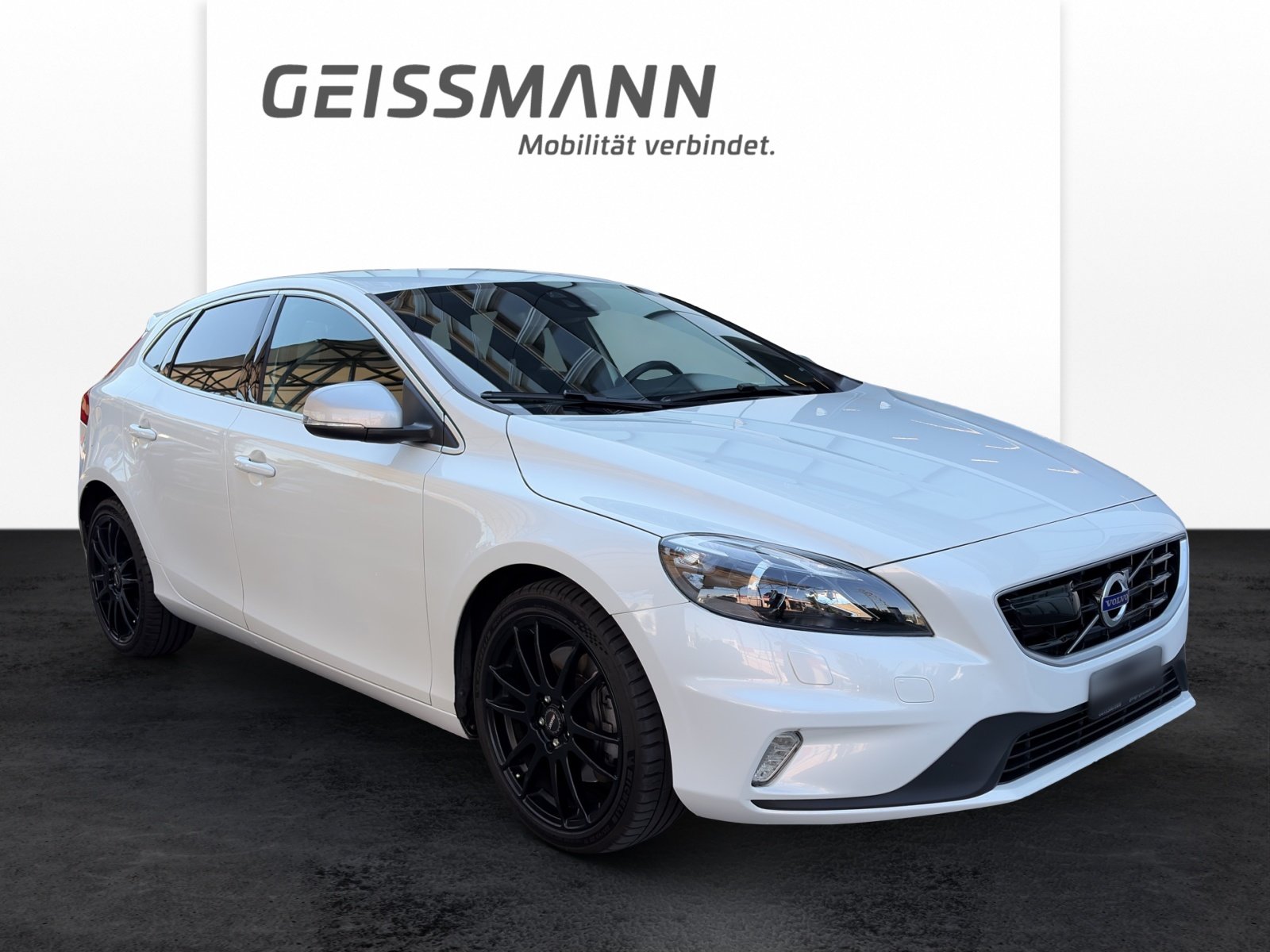 VOLVO V40 2.0 T5 Momentum R-Design S/S, Essence, Occasion / Utilisé, Automatique - 2