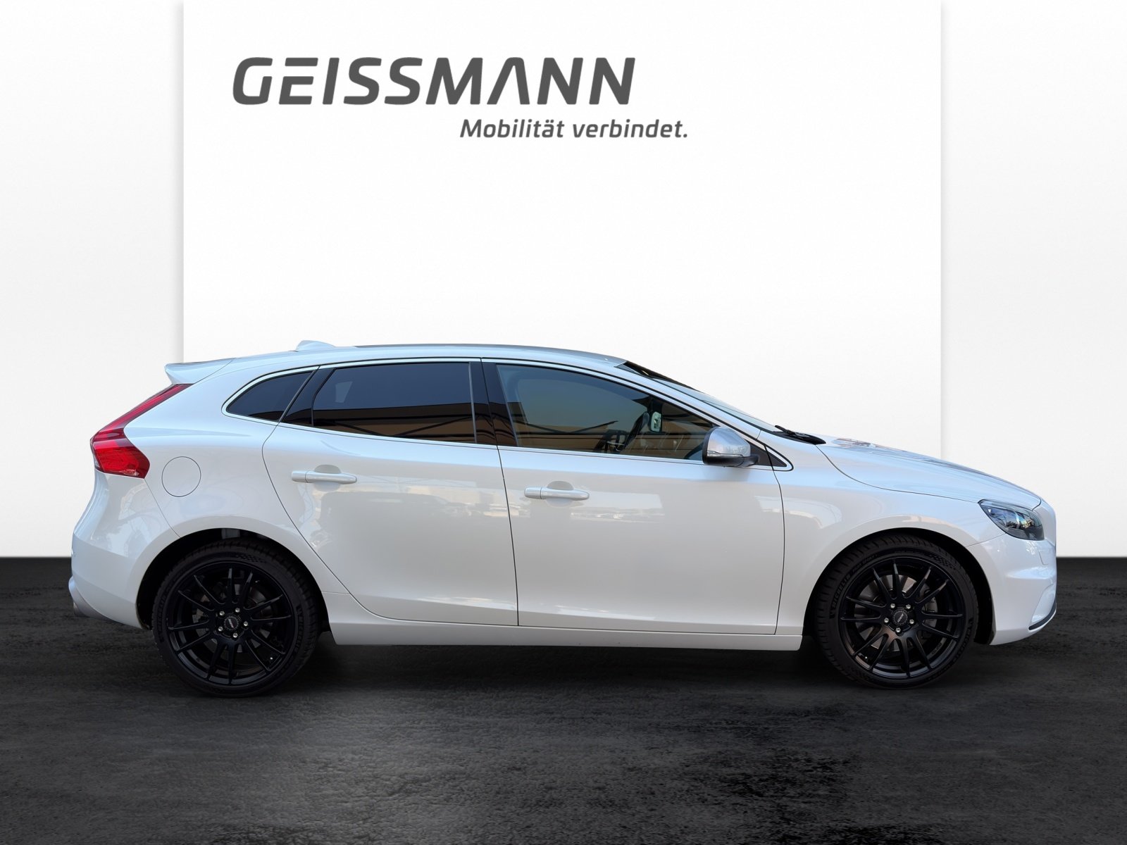VOLVO V40 2.0 T5 Momentum R-Design S/S, Essence, Occasion / Utilisé, Automatique - 4
