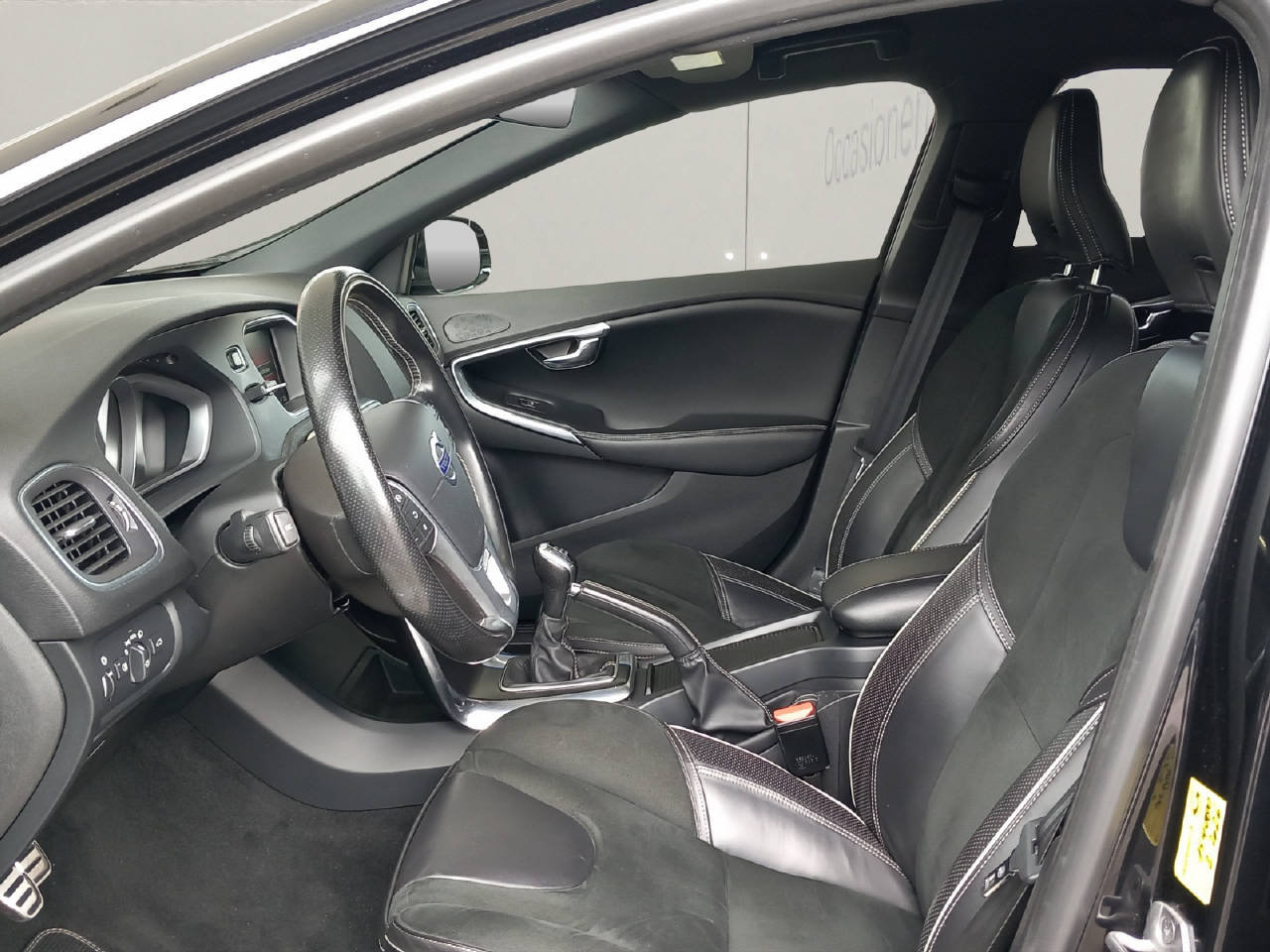 VOLVO V40 2.0 D3 Momentum S/S, Diesel, Occasion / Gebraucht, Handschaltung - 4