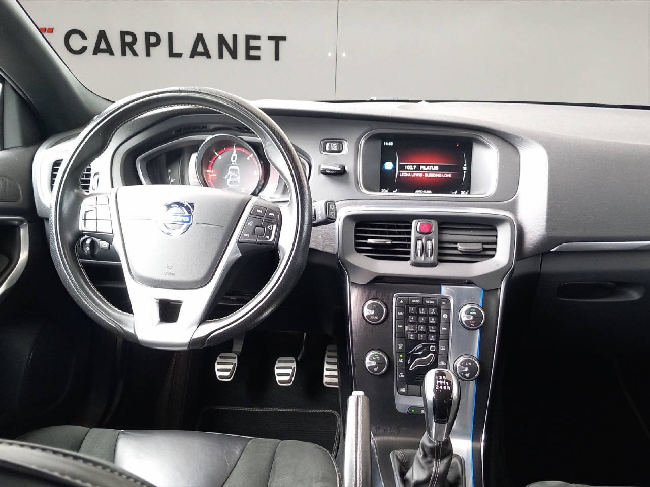 VOLVO V40 2.0 D3 Momentum S/S, Diesel, Occasion / Gebraucht, Handschaltung - 5