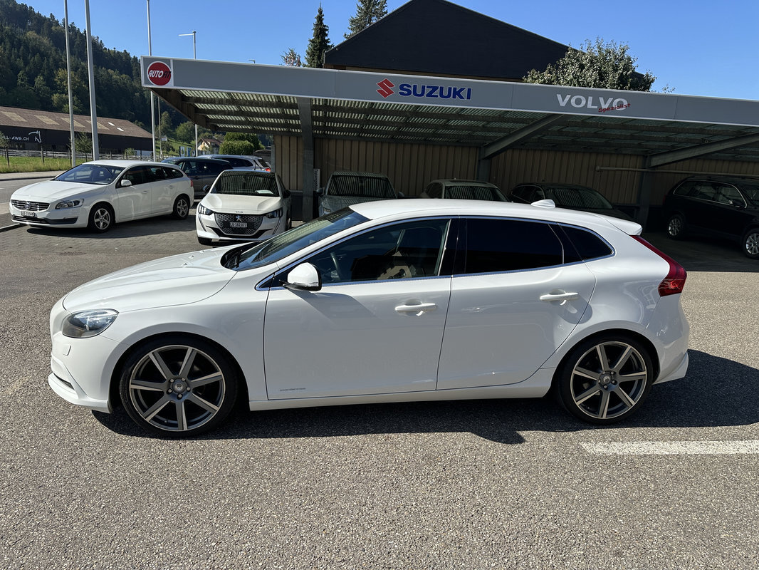 VOLVO V40 1.6 D2 Momentum Heico S/S, Diesel, Occasion / Gebraucht, Handschaltung - 3