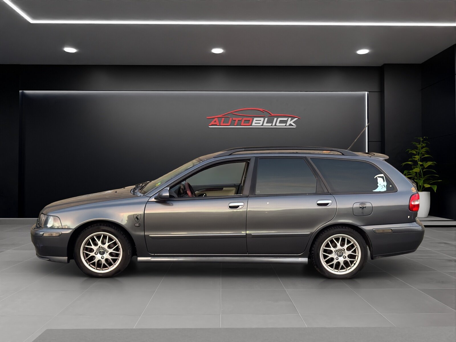 VOLVO V40 T4 Special/Dynamic Edition, Benzin, Occasion / Gebraucht, Handschaltung - 6