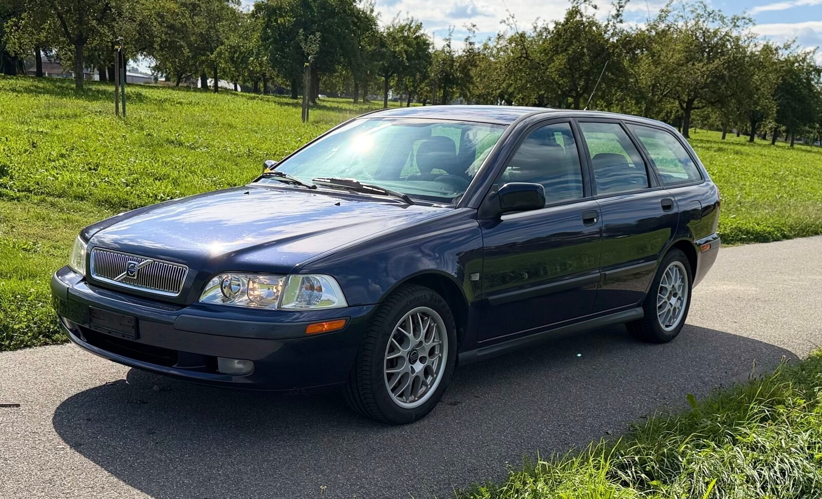VOLVO V40 2.0T Special/Dynamic Edition