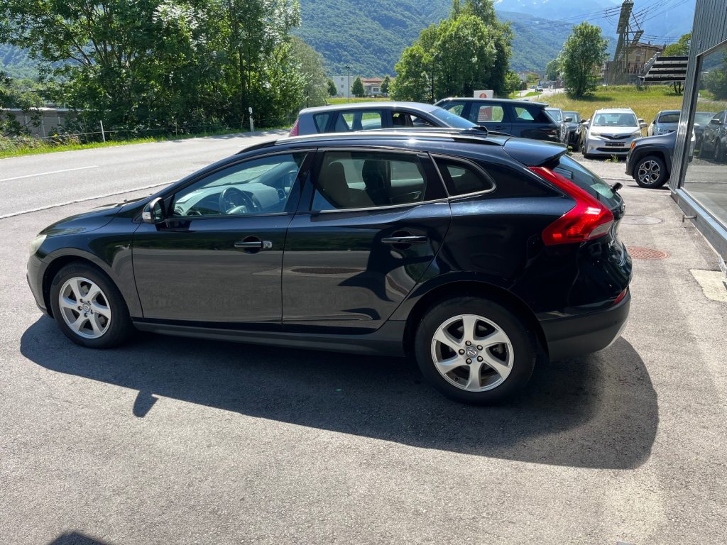 VOLVO V40 1.6 D2 Summum S/S, Diesel, Occasion / Gebraucht, Automatik - 4
