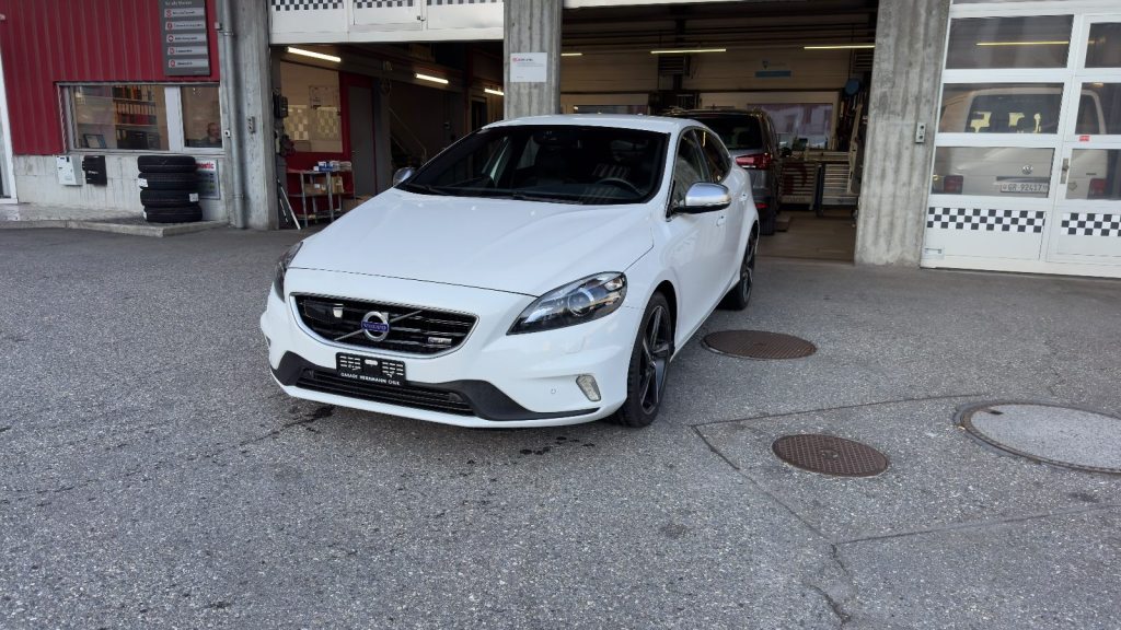 VOLVO 2.5 T5 Momentum S/S, Petrol, Second hand / Used, Automatic - 3
