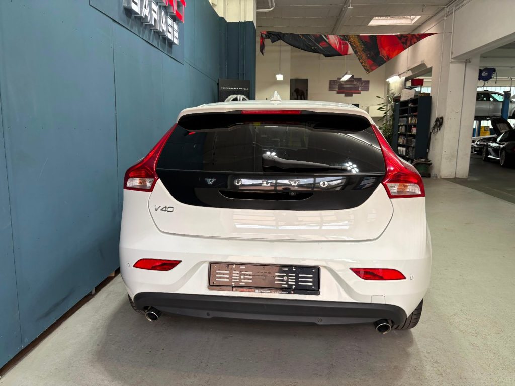 VOLVO V40 2.0 D4 Summum S/S, Diesel, Occasion / Utilisé, Automatique - 2