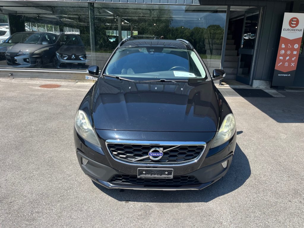 VOLVO V40 1.6 D2 Summum S/S, Diesel, Occasion / Gebraucht, Automatik - 2