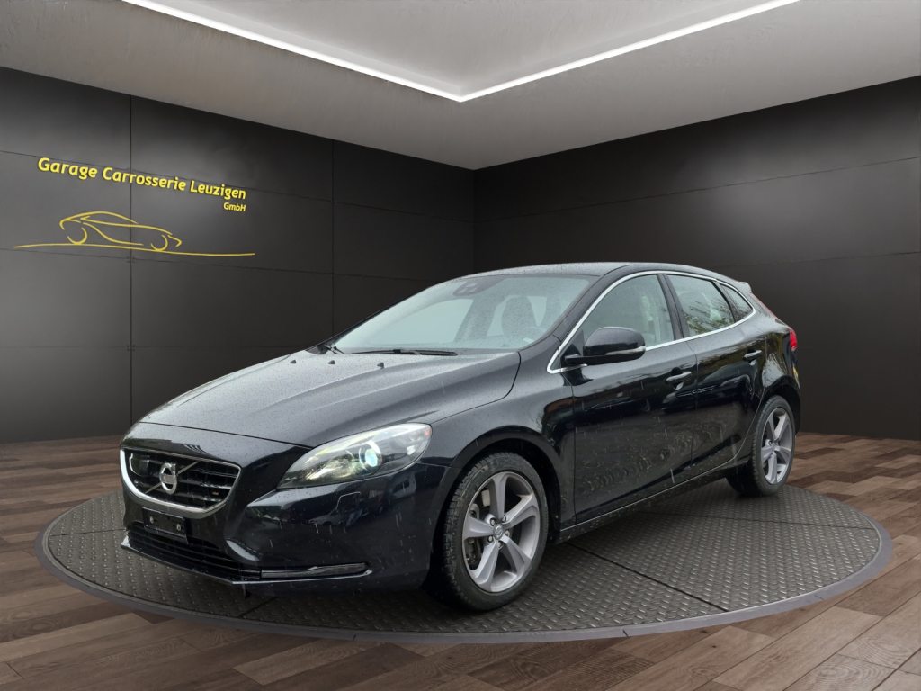 VOLVO V40 D3 R-Design Geartronic, Diesel, Occasion / Utilisé, Automatique - 2