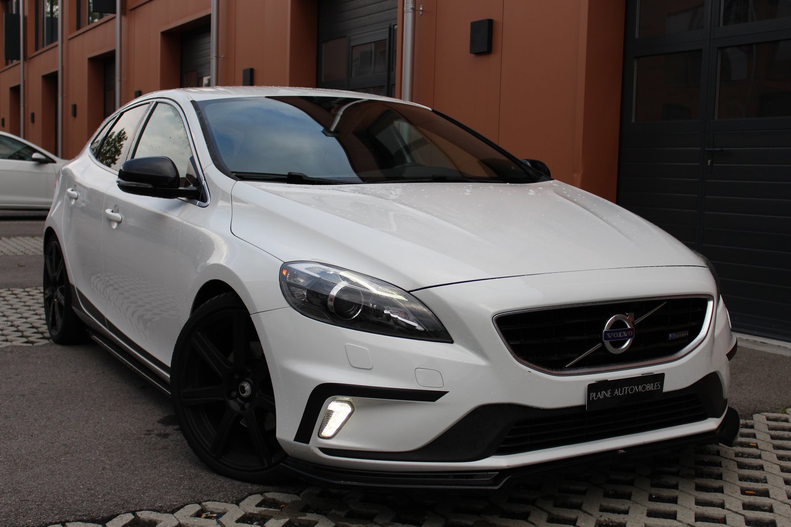 VOLVO V40 Sport200 - "Edition 1/200 exemplaires * Kit complet Maxt, Essence, Occasion / Utilisé, Manuelle - 2