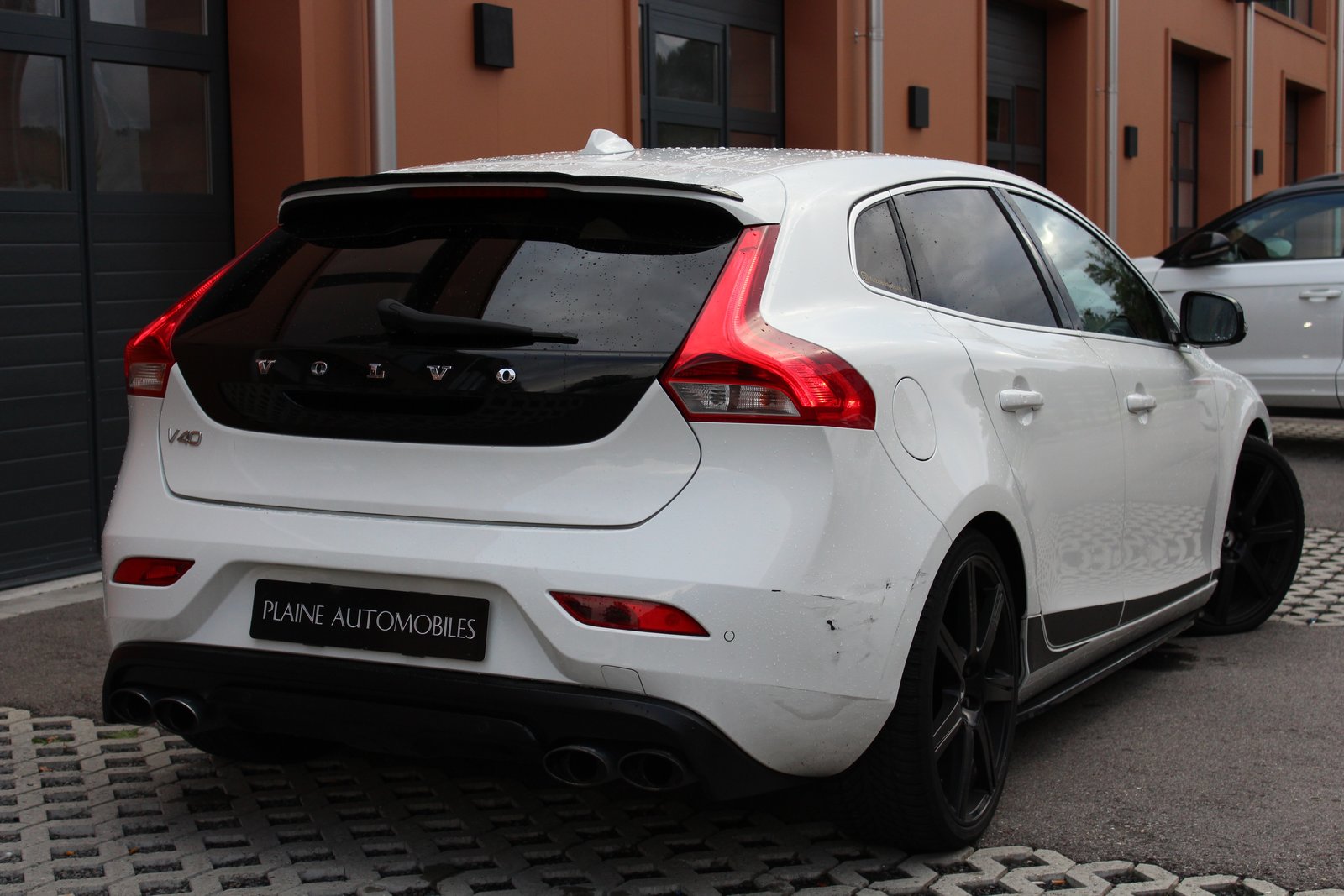 VOLVO V40 Sport200 - "Edition 1/200 exemplaires * Kit complet Maxt, Essence, Occasion / Utilisé, Manuelle - 4