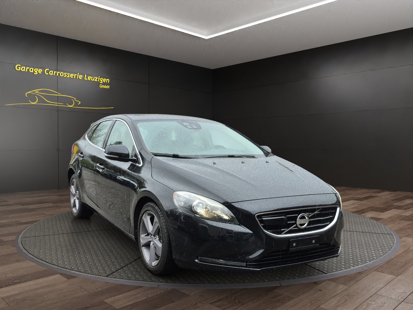 VOLVO V40 D3 Kinetic R-Design Geartronic