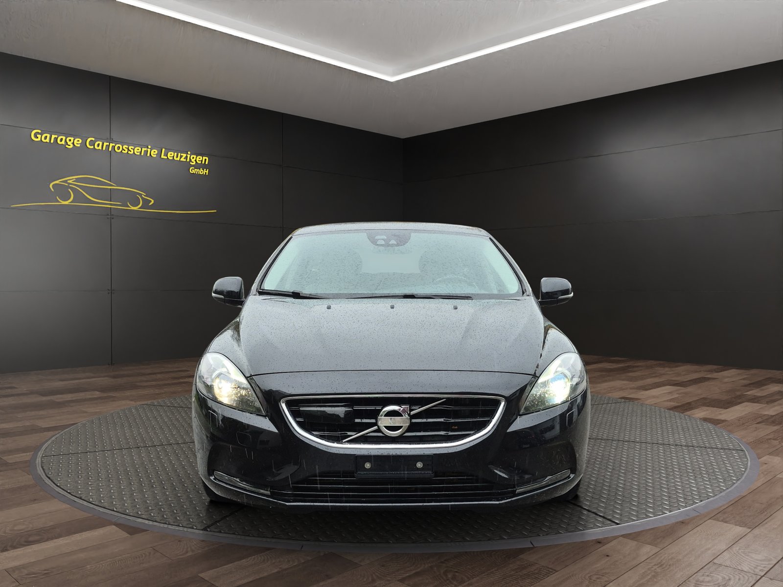 VOLVO V40 D3 Kinetic R-Design Geartronic, Diesel, Second hand / Used, Automatic - 3
