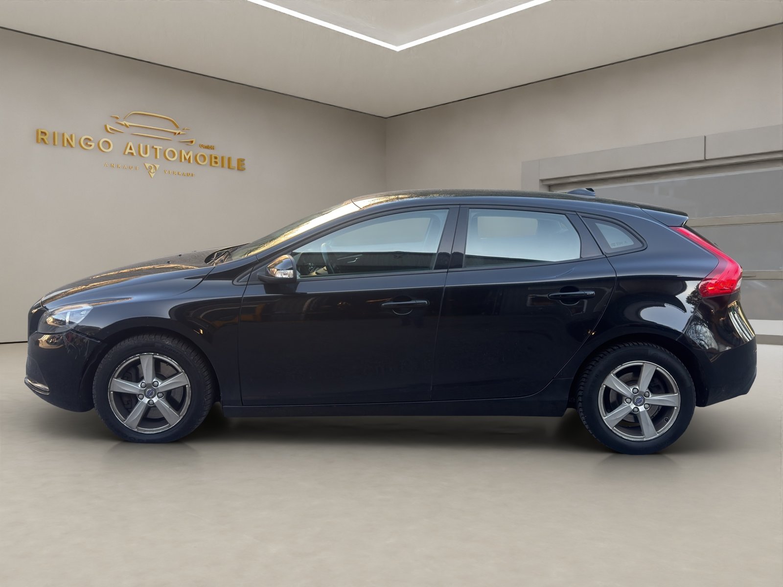 VOLVO V40 D3 Kinetic Geartronic, Diesel, Occasion / Utilisé, Automatique - 3