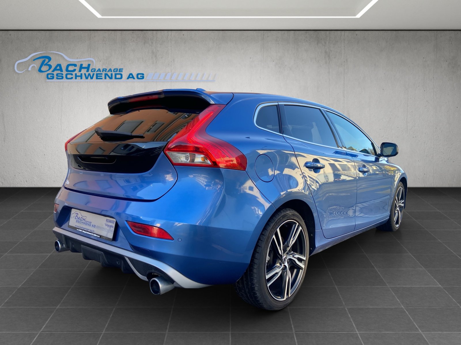 VOLVO V40 T5 Momentum R-Design Geartronic, Petrol, Second hand / Used, Automatic - 4